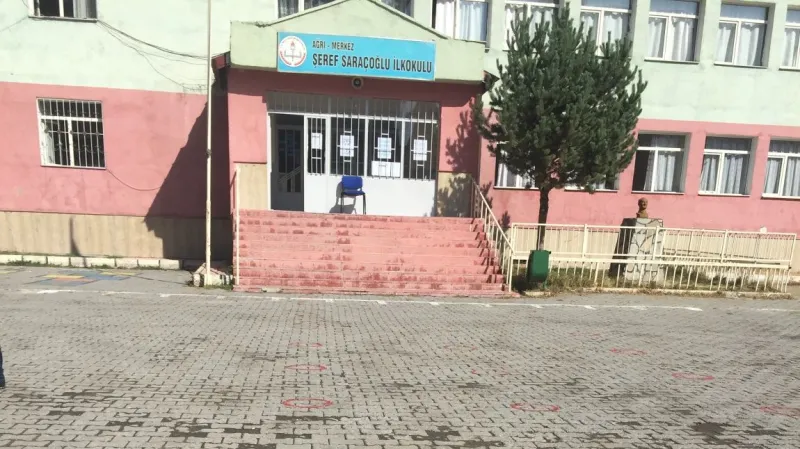 Merkez Şeref Saraçoğlu İlkokulu - Merkez ilkokulları