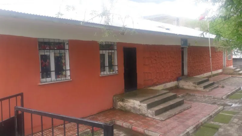 Tutak Yukarı Karahalit İlkokulu - Tutak ilkokulları