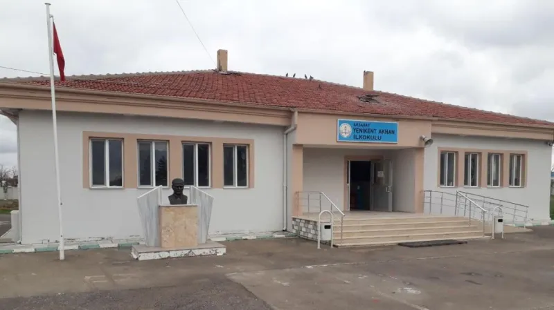 Merkez Yenikent Akhan İlkokulu - Merkez ilkokulları