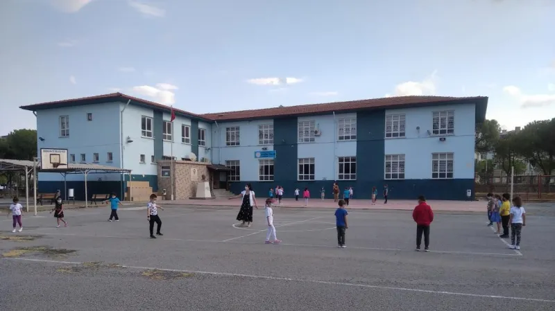 Burhaniye Burhaniye Mehmet Akif Ersoy İlkokulu - Burhaniye ilkokulları