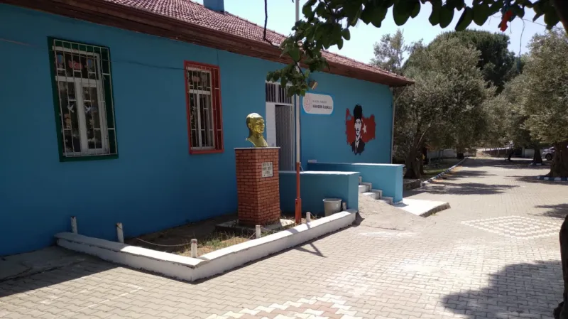 Burhaniye Karadere İlkokulu - Burhaniye ilkokulları