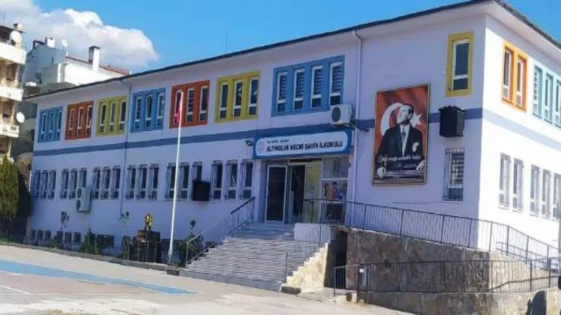 Edremit Altınoluk Necmi Şahin İlkokulu - Edremit ilkokulları
