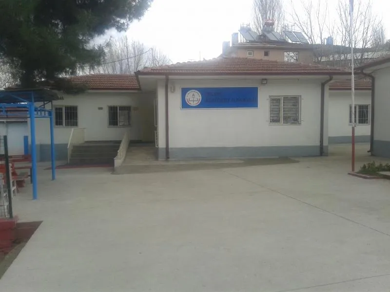Merkez Aşağıköy İlkokulu - Merkez ilkokulları