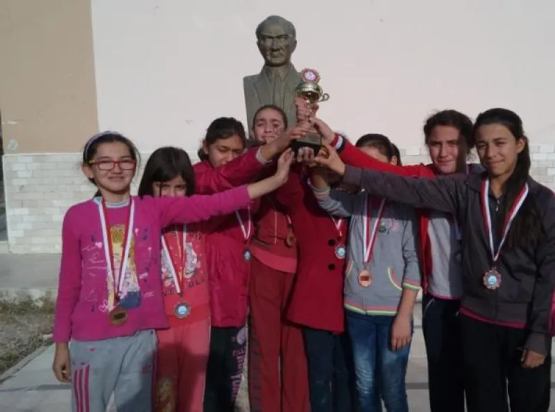 Bucak Ürkütlü İlkokulu - Bucak ilkokulları