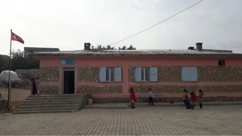 Ergani Kömürtaş Kırmaçalı İlkokulu - Ergani ilkokulları