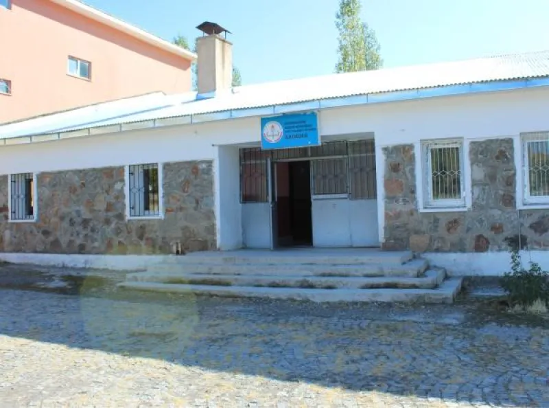 İspir Maden Köprübaşı Şehit Karabey Yıldırım İlkokulu - İspir ilkokulları