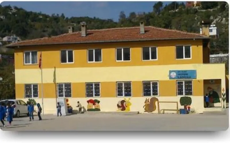Yayladağı Bezge İlkokulu - Yayladağı ilkokulları
