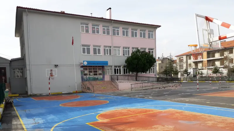 Merkez Yahya Kemal Beyatlı İlkokulu - Merkez ilkokulları
