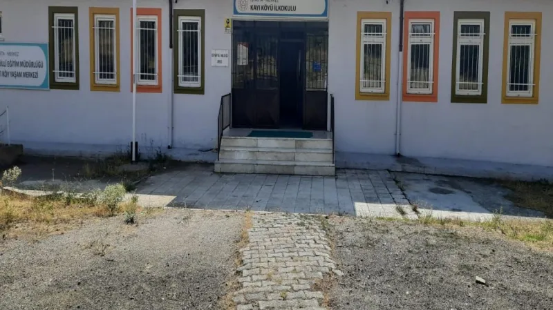 Merkez Kayı Köyü Şehit Ekrem Çelik  İlkokulu - Merkez ilkokulları