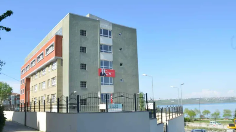 Küçükçekmece Kocatepe İlkokulu - Küçükçekmece ilkokulları