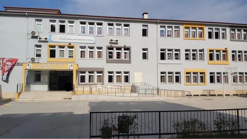 Bayraklı Kuyumcu Abdullah Altınçubuk İlkokulu - Bayraklı ilkokulları