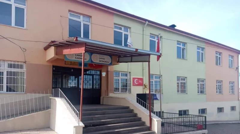 Çiftlik Çardak İlkokulu - Çiftlik ilkokulları