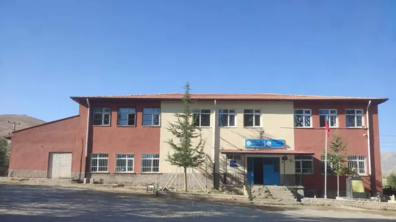 Çiftlik Sultanpınar Şehit Mustafa Şahin İlkokulu - Çiftlik ilkokulları