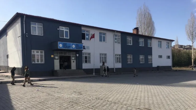 Çiftlik Şeyhler Şehit Hamza Baykan İlkokulu - Çiftlik ilkokulları