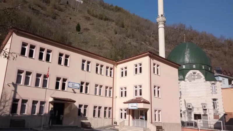 Araklı Erenler İlkokulu - Araklı ilkokulları
