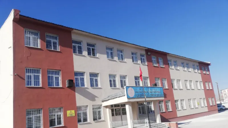 Edremit Vali Tahir Paşa İlkokulu - Edremit ilkokulları