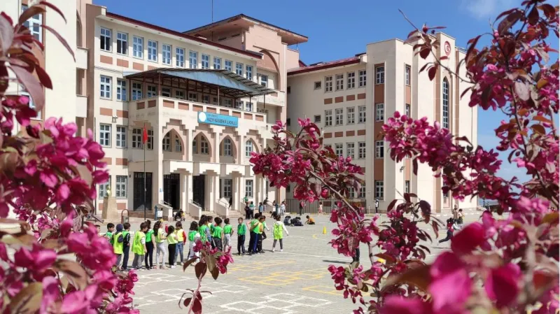 Edremit Kazım Karabekir İlkokulu - Edremit ilkokulları