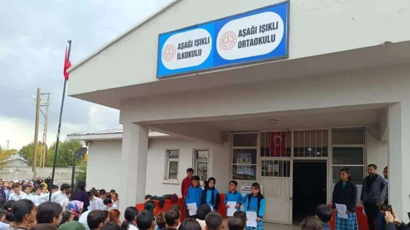 Erciş Aşağı Işıklı İlkokulu - Erciş ilkokulları