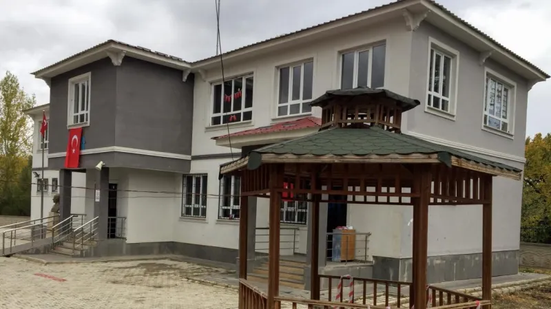 Gevaş Yemişlik İlkokulu - Gevaş ilkokulları