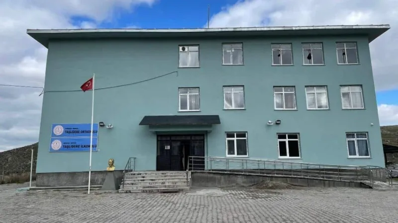 Ardahan Taşlıdere İlkokulu - Ardahan ilkokulları