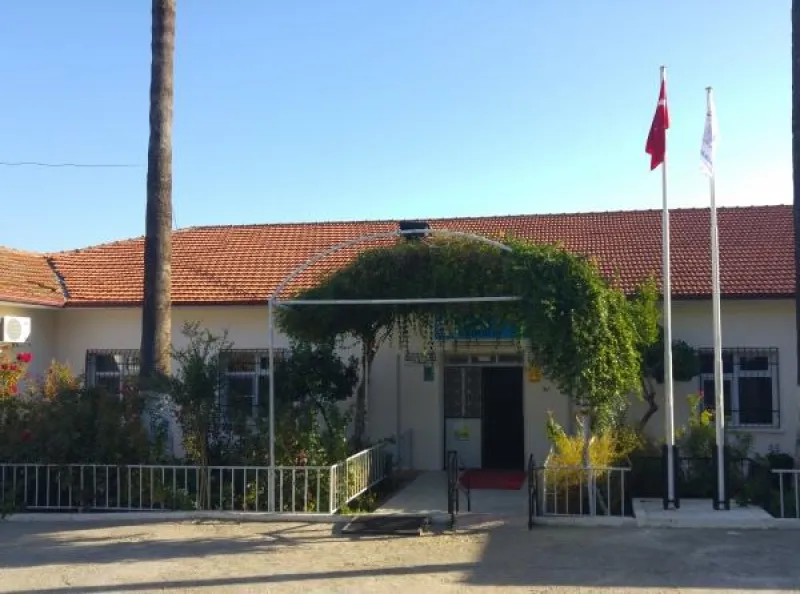 Alamut İlkokulu Fotoğrafı
