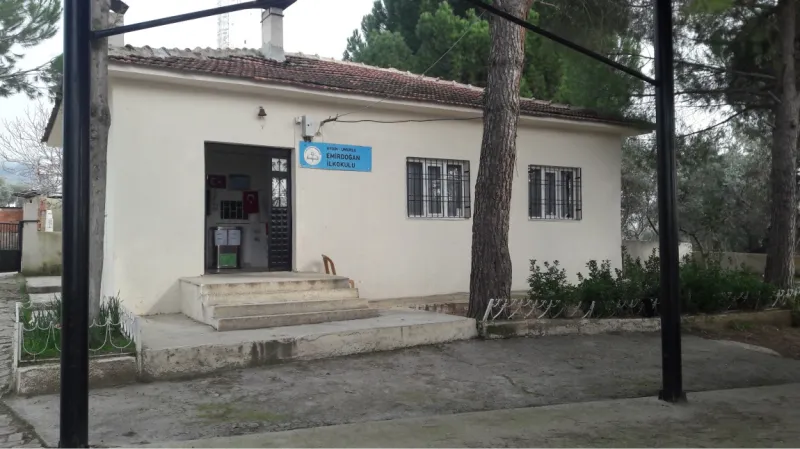 Umurlu Emirdoğan İlkokulu Fotoğrafı