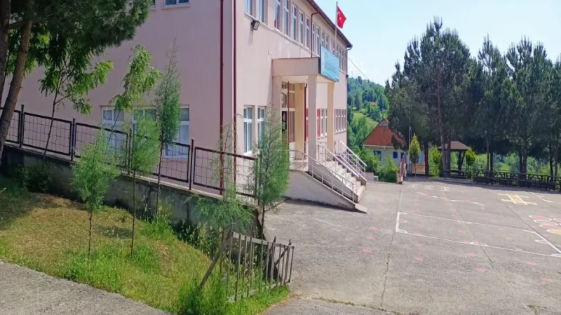 Sütlüce İlkokulu Fotoğrafı