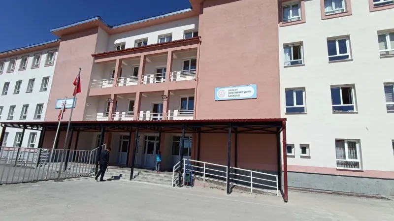 Bayburt Şehit Hamit Şahin İlkokulu - Bayburt ilkokulları