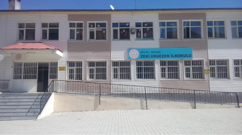 Zeki Ergezen İlkokulu Fotoğrafı