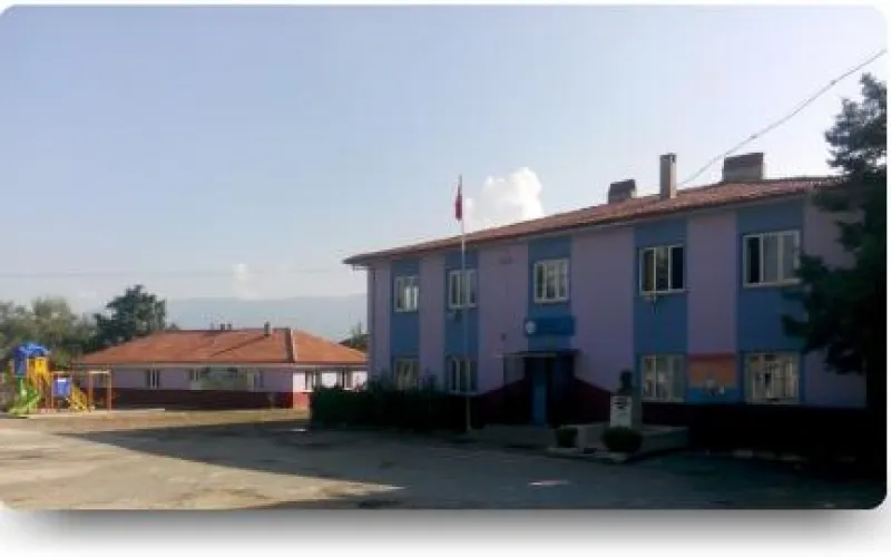 Sarıabat İlkokulu Fotoğrafı