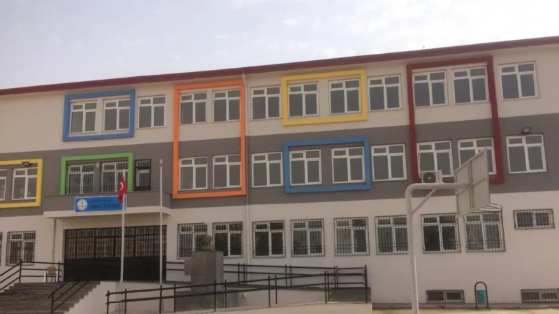 Yöreli İlkokulu Fotoğrafı