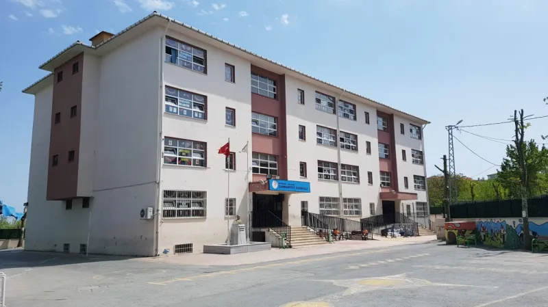 İstanbul Cumhuriyet İlkokulu - İstanbul ilkokulları