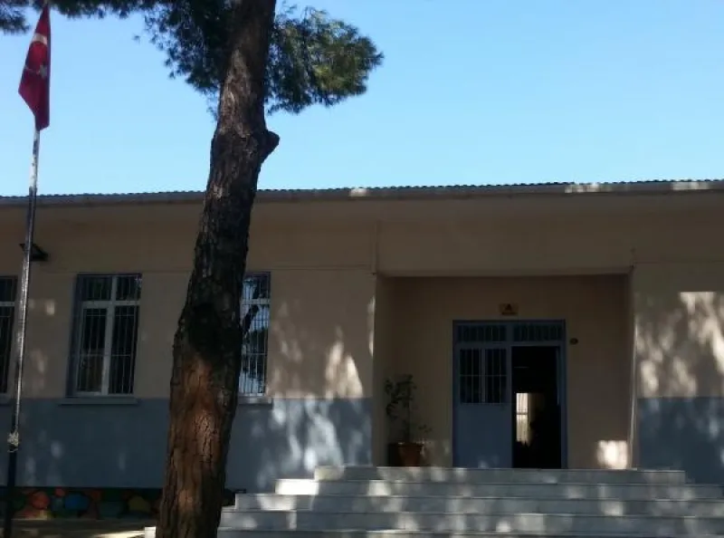 İzmir Atatürk İlkokulu - İzmir ilkokulları