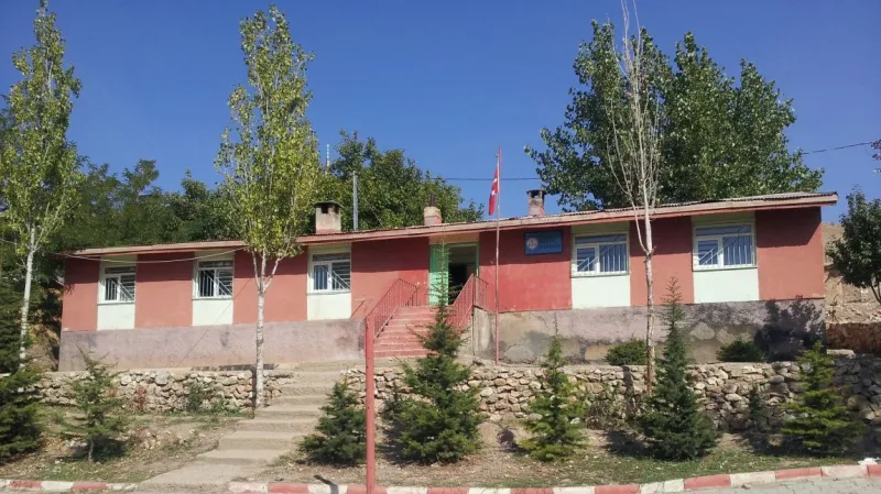 Kahramanmaraş Başüstü Şehit İbrahim Akkuş İlkokulu - Kahramanmaraş ilkokulları