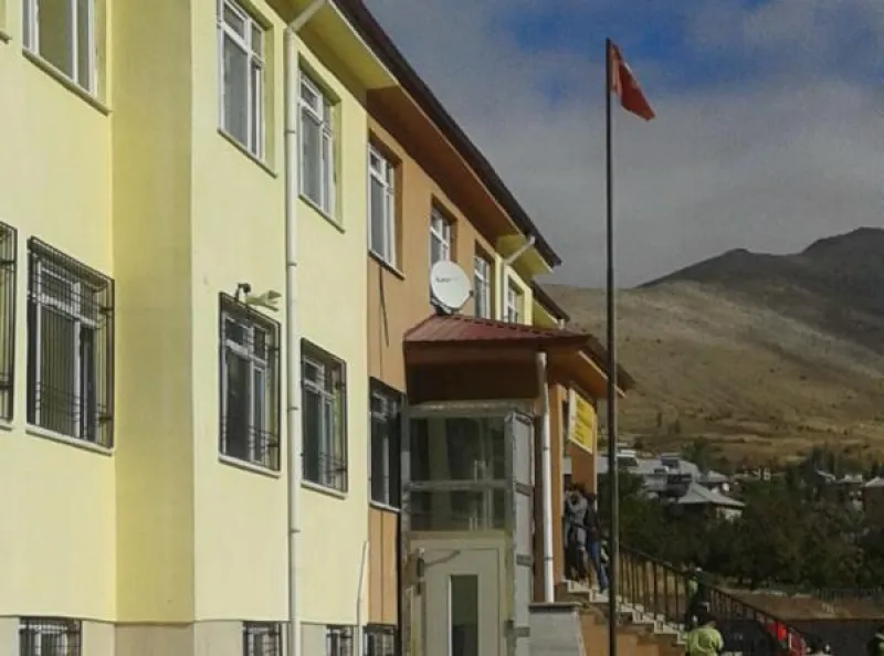 Büyükkızılcık Güller İlkokulu Fotoğrafı