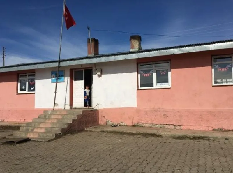 Borluk İlkokulu Fotoğrafı