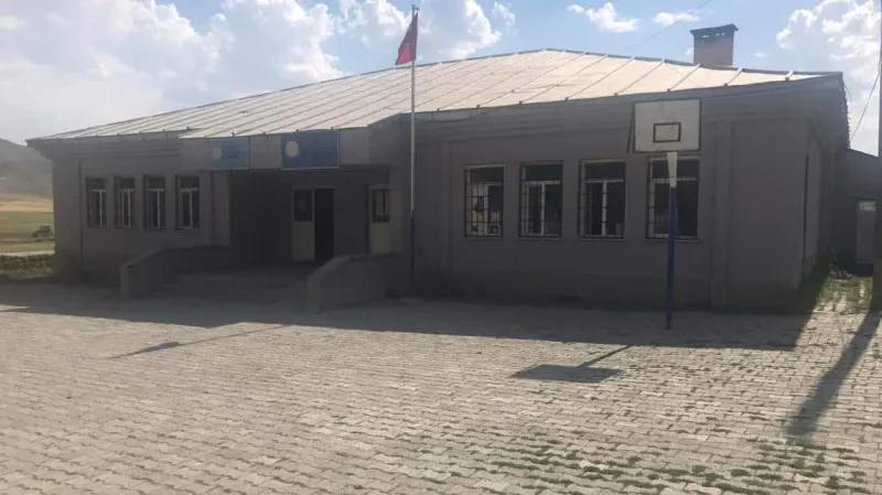 Çardakçatı Şehit Şerafettin Alkan İlkokulu Fotoğrafı