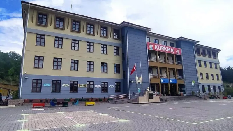 Kastamonu Şehi̇t Burak Kapucuoğlu İlkokulu - Kastamonu ilkokulları