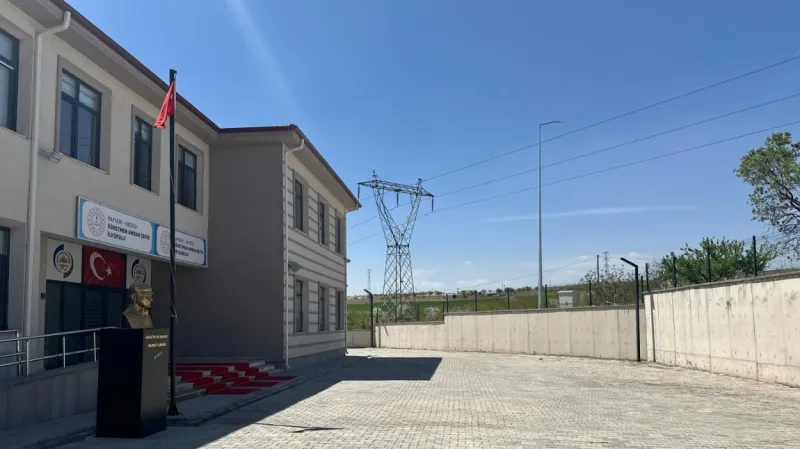 Kayseri Öğretmen Umran Şefik İlkokulu - Kayseri ilkokulları
