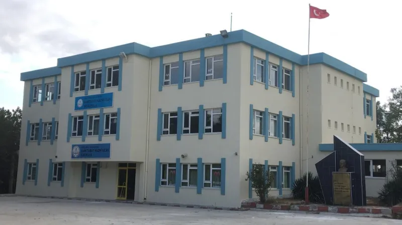 Hamitabat Nazmi Uçak İlkokulu Fotoğrafı