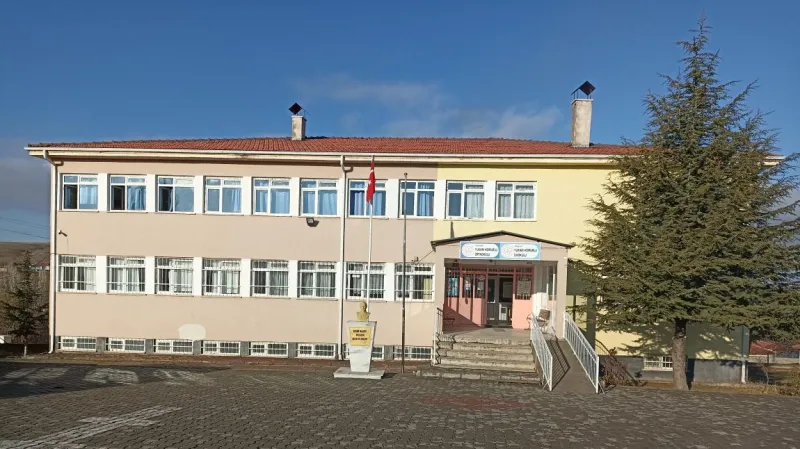 Yukarı Homurlu İlkokulu Fotoğrafı