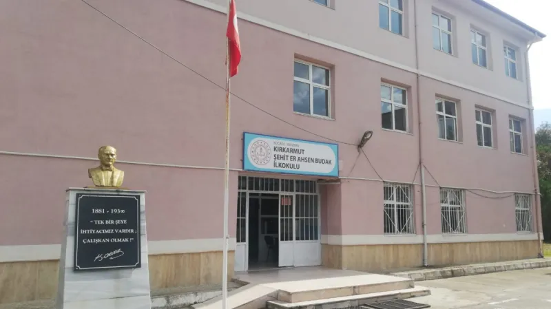 Kırkarmut Şehit Er Ahsen Budak İlkokulu Fotoğrafı