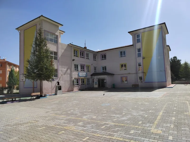 Kütahya Cahi̇t Zari̇foğlu İlkokulu - Kütahya ilkokulları