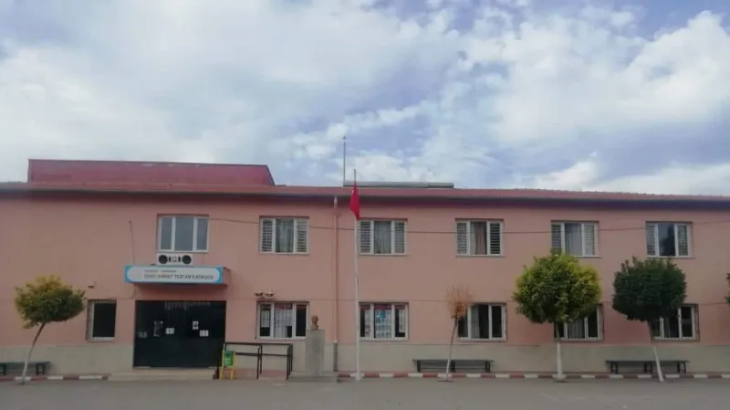 Manisa Şehit Ahmet Tezcan İlkokulu - Manisa ilkokulları