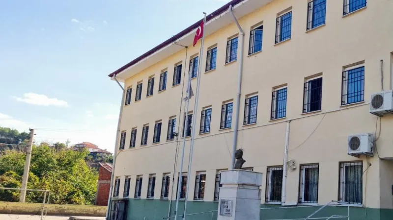 Manisa Uluderbent Şehit Mesut Yazar İlkokulu - Manisa ilkokulları