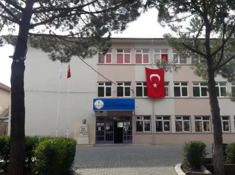 Manisa Cumhuriyet İlkokulu - Manisa ilkokulları