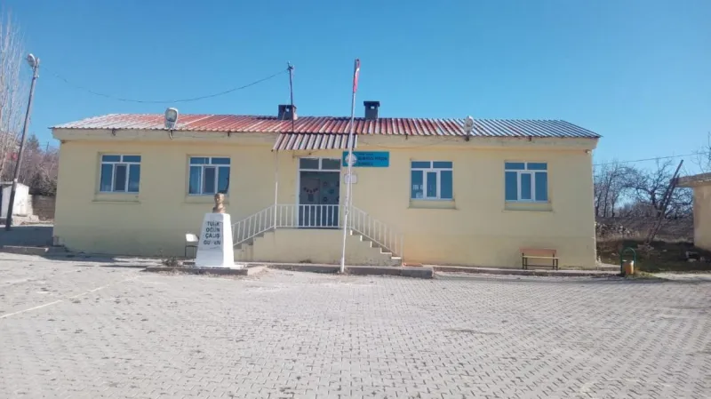 Mersin Demirözü Perçem İlkokulu - Mersin ilkokulları