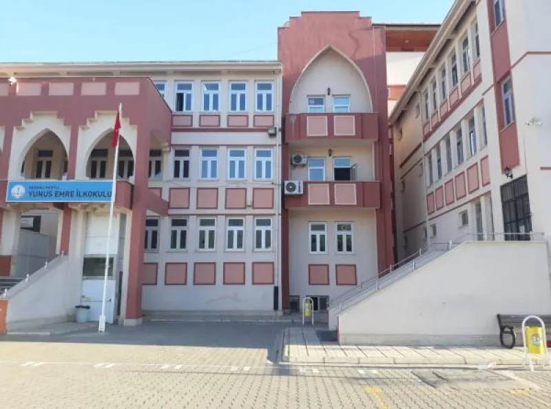 Mersin Yunus Emre İlkokulu - Mersin ilkokulları