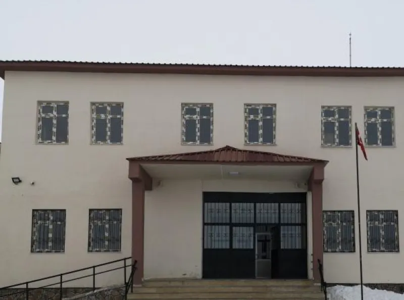Taşoluk İlkokulu Fotoğrafı