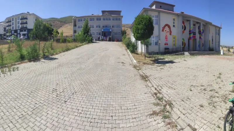 Muş Alparslan Üniversitesi İlkokulu Fotoğrafı